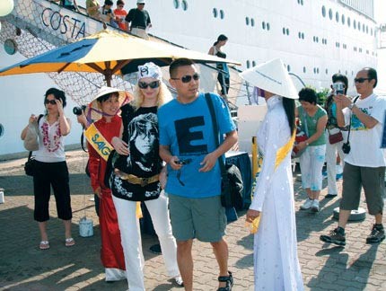 Turismo en el Centro de Vietnam se mantiene en punta  - ảnh 3