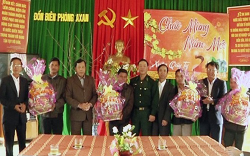Fiesta del Tet en frontera Vietnam-Laos - ảnh 1