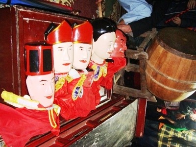 Títeres de cabeza de madera, una originalidad de Nam Dinh - ảnh 2