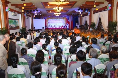El Budismo vietnamita acompaña al pueblo en la defensa y construcción del país - ảnh 1