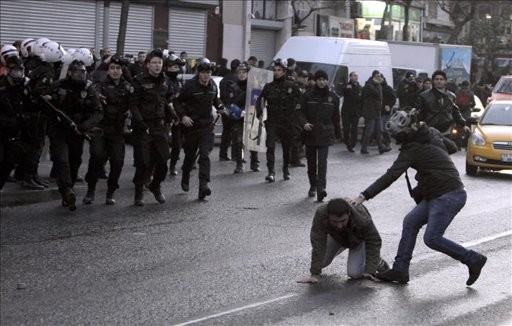 Las protestas se convirtieron en una ola de pro-kurdo en Turquía  - ảnh 1