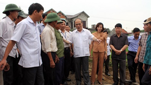 Presidente parlamentario inspecciona construcción de nuevo campo en Ninh Binh - ảnh 1