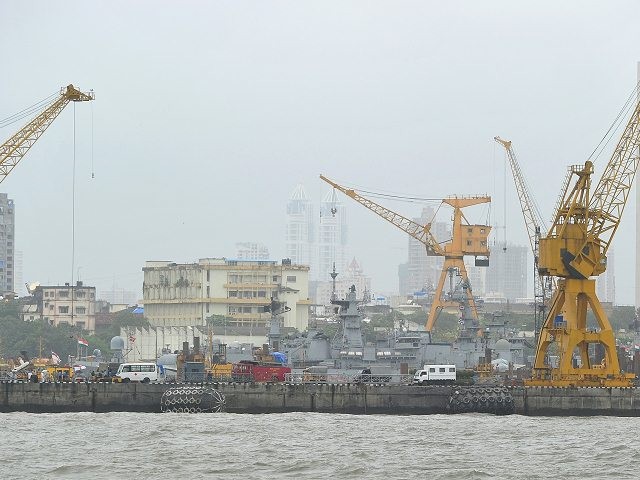 Problemas técnicos, posible causa de la explosión de submarino militar indio  - ảnh 1