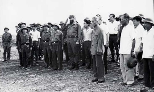 Vietnam conmemora 40 años de la visita del líder cubano Fidel Castro a Quang Tri - ảnh 1