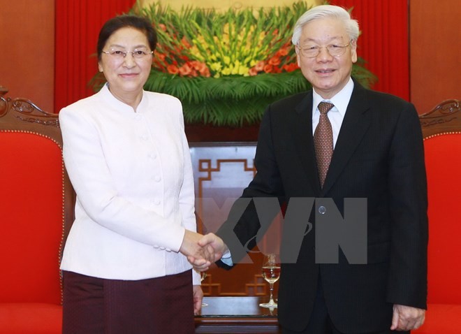 Líder partidista de Vietnam recibe a la presidenta del Parlamento laosiana  - ảnh 1