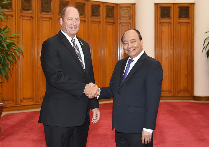El premier vietnamita recibe al dirigente de la Cámara de Representantes de Estados Unidos - ảnh 1