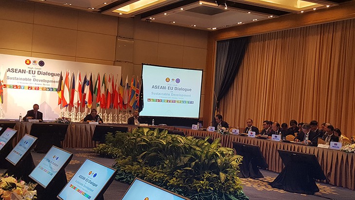 Vietnam asiste al Diálogo Asean-UE sobre el Desarrollo Sostenible - ảnh 1