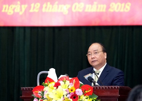 Premier vietnamita visita unidades militares de Hanói en vísperas del Tet - ảnh 1