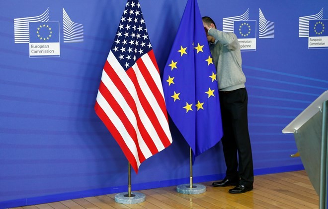 UE lista para actuar contra las medidas comerciales de Estados Unidos - ảnh 1