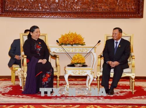 Dirigentes camboyanos aprecian la cooperación multifacética con Vietnam  - ảnh 1