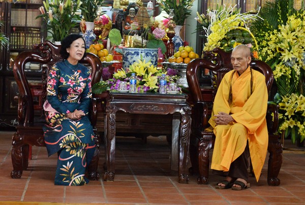 Dirigente de organización de masas felicita al Patriarca Supremo de la Sangha Budista de Vietnam - ảnh 1
