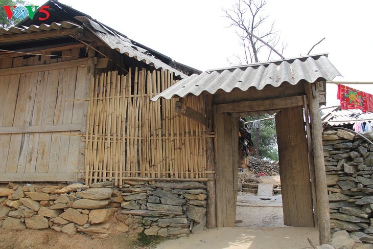 Los Mong y sus viviendas típicas de tierra - ảnh 1