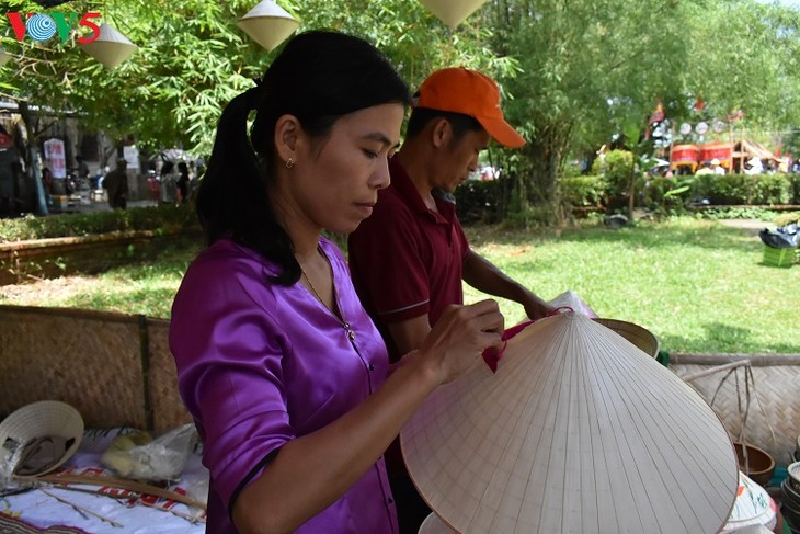 Aldeas artesanales de Thua Thien Hue desarrollan el turismo comunitario - ảnh 1