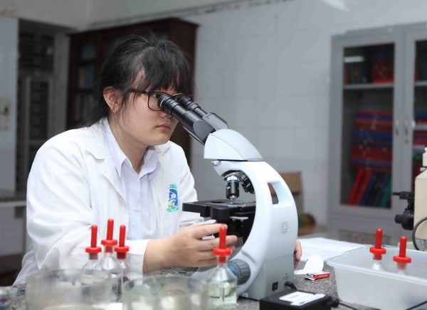 Todos estudiantes vietnamitas ganan medallas en la Olimpiada Internacional de Biología 2018 - ảnh 1