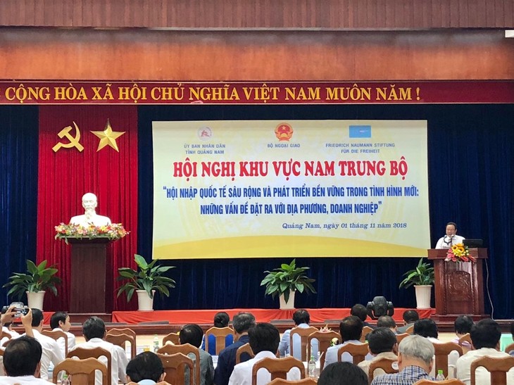 Región sureña del centro de Vietnam buscan medidas sobre integración internacional y desarrollo sostenible - ảnh 1
