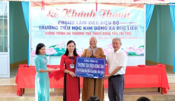 Thich Dong Tan, un generoso monje - ảnh 1