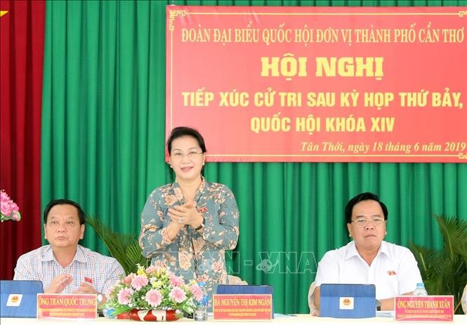 Dialoga presidenta parlamentaria de Vietnam con electores de Can Tho  - ảnh 1