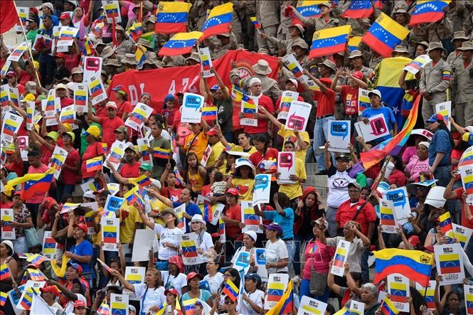 Venezuela recolecta decenas de millones de firmas contra el bloqueo estadounidense  - ảnh 1