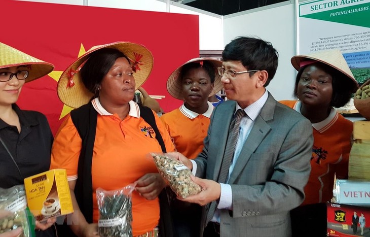 Vietnam participa en la Feria Internacional de Mozambique - ảnh 1