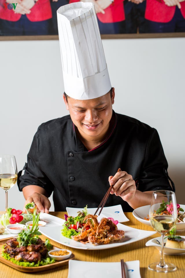 Cocinero vietnamita deseoso de extender los valores gastronómicos nacionales en Beijing - ảnh 2