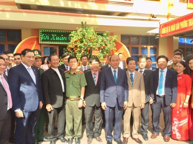 Premier vietnamita visita Da Nang en ocasión del Tet  - ảnh 1