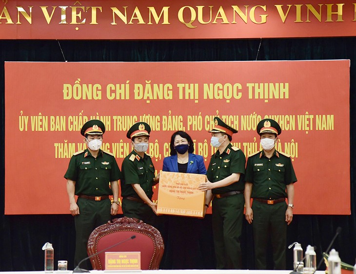 Anima vicepresidenta vietnamita a fuerzas pioneras en batalla contra Covid-19 - ảnh 1