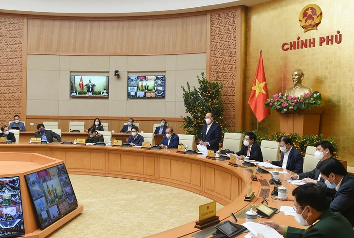 El primer ministro de Vietnam insta a las localidades sacudidas por el covid-19 a aplicar distanciamiento social - ảnh 1