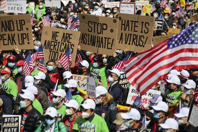 Estados Unidos aprobaría el proyecto de ley contra los delitos de odio hacia los asiáticos  - ảnh 1