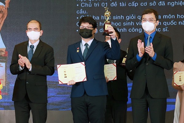 Vietnam elogia a científicos jóvenes con logros tecnológicos destacados - ảnh 1