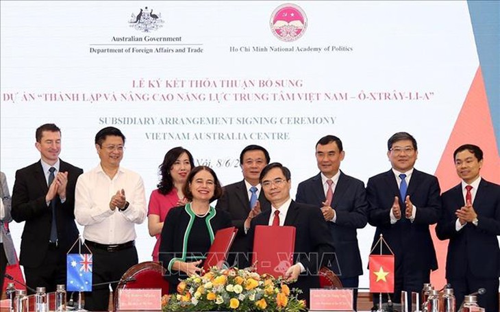 Por mejorar la capacidad del Centro Vietnam-Australia - ảnh 1