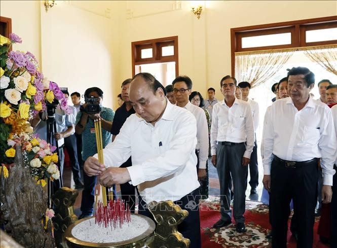 Presidente vietnamita tributa honores al exprimer ministro Vo Van Kiet - ảnh 1