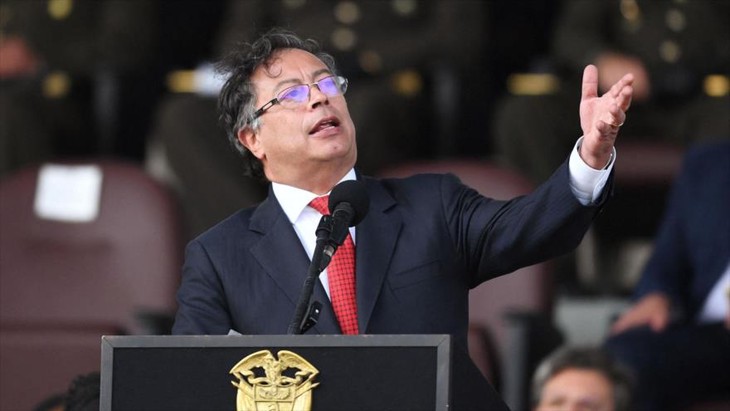 Presidente de Colombia suspende órdenes de captura y extradición contra delegados del ELN - ảnh 1