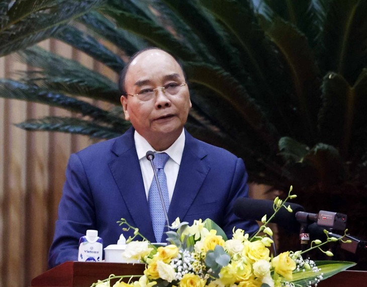 Presidente de Vietnam urge a perfeccionar instituciones para favorecer las labores judiciales  - ảnh 1