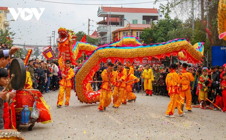 Localidades vietnamitas empeñadas en preservar y promover festivales culturales - ảnh 1