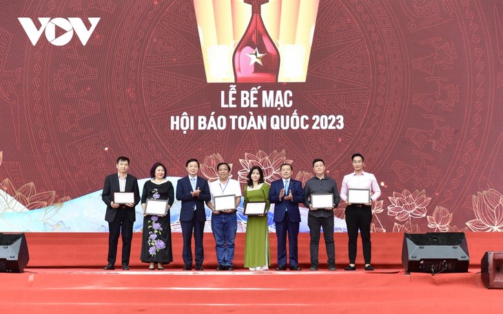 Concluyen el Festival Nacional de Prensa de Vietnam 2023 - ảnh 1