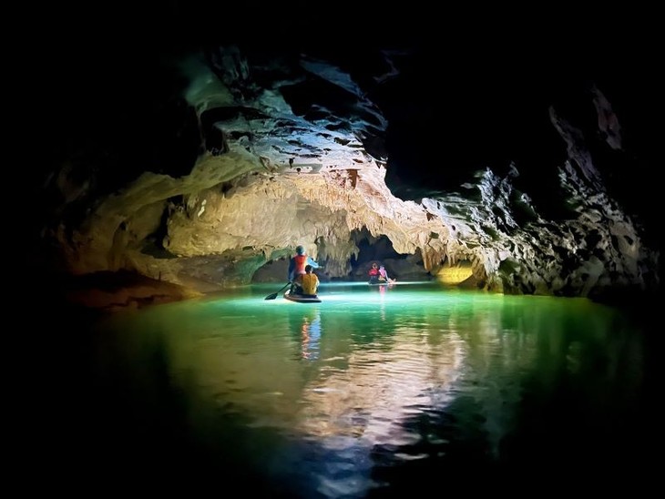 Descubren 22 nuevas cuevas en la provincia vietnamita de Quang Binh - ảnh 1