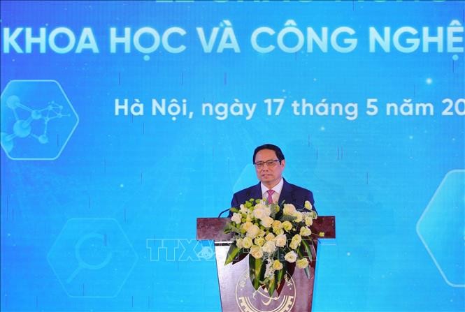 Premier vietnamita pide tomar la ciencia, tecnología e innovación como motor de crecimiento - ảnh 1