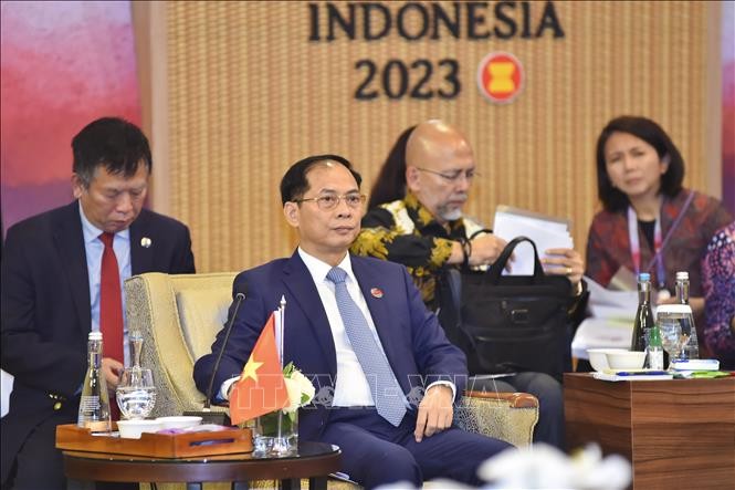 Vietnam asiste a la Conferencia ministerial de la ASEAN y sus reuniones conexas - ảnh 1