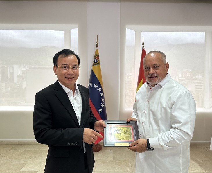 Diplomacia partidista contribuye a profundizar las relaciones tradicionales entre Vietnam y Venezuela - ảnh 2