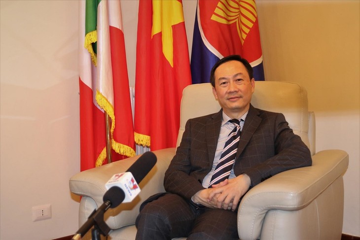 Embajador vietnamita destaca desarrollo fructífero de las relaciones Vietnam-Vaticano - ảnh 1