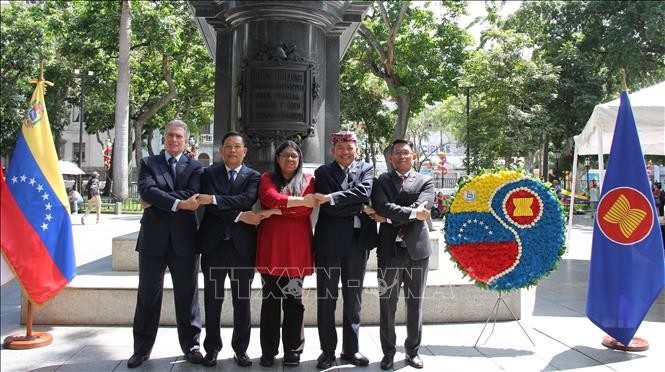 Celebran 56 años de la fundación de ASEAN en Venezuela - ảnh 1