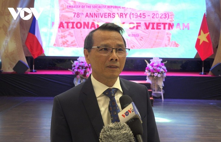 Efectúan numerosas actividades de conmemoración en el extranjero por Día Nacional de Vietnam  - ảnh 1