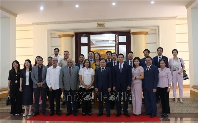 Delegación parlamentaria cubana visita provincia de Bac Ninh - ảnh 1