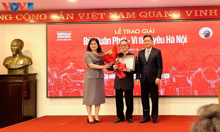 Entregan el Premio “Bui Xuan Phai: Por el amor a Hanói” 2023 - ảnh 1