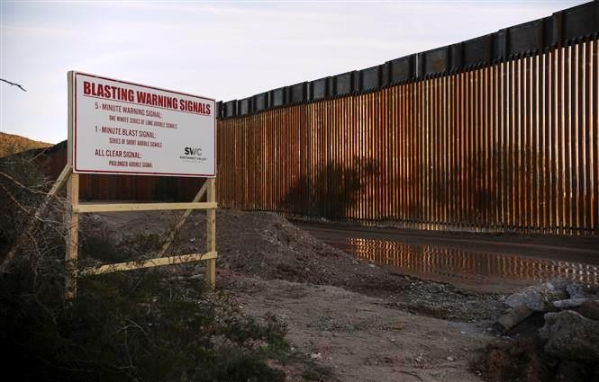 Estados Unidos reinicia construcción del muro fronterizo con México - ảnh 1