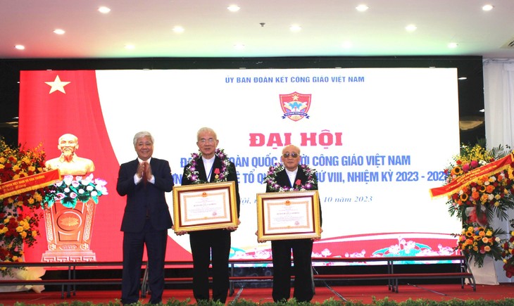 Comunidad católica de Vietnam aporta a la consecución de logros del país - ảnh 1