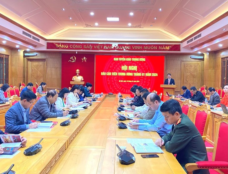 Vietnam busca mantener la estabilidad macroeconómica y controlar la inflación en 2024 - ảnh 1
