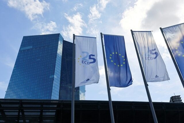 Ningún país nuevo de la UE está preparado para entrar en la eurozona, según la Comisión Europea - ảnh 1