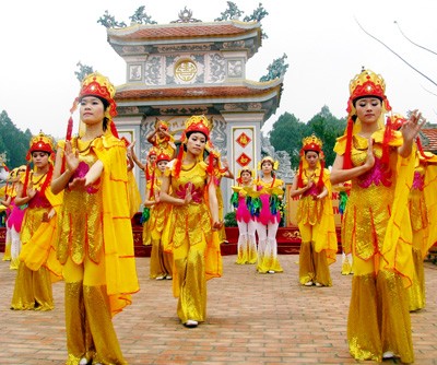 การเปิดเทศกาลวิหาร HuyềnTrân ปี 2012 - ảnh 1