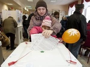 การเลือกตั้งระดับท้องถิ่นในรัสเซีย: พรรรครัสเซียเอกภาพมีคะแนนสนับสนุนนำ - ảnh 1